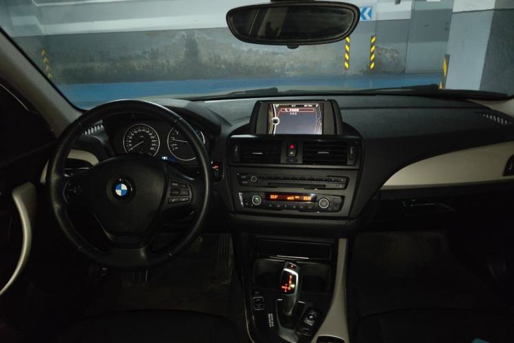 Used BMW 1 Series 2012 118i Leading Model Center Console