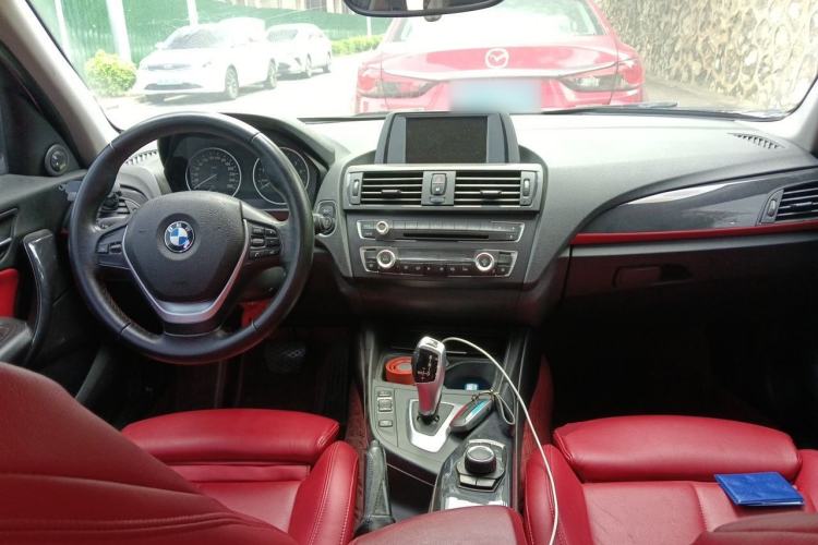 Used BMW 1 Series 2012 118i Sport Edition Center Console