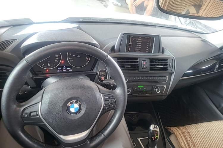 Used BMW 1 Series 2012 116i Urban Edition Center Console