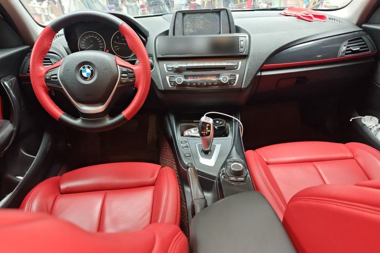 Used BMW 1 Series 2012 118i Sport Edition Center Console