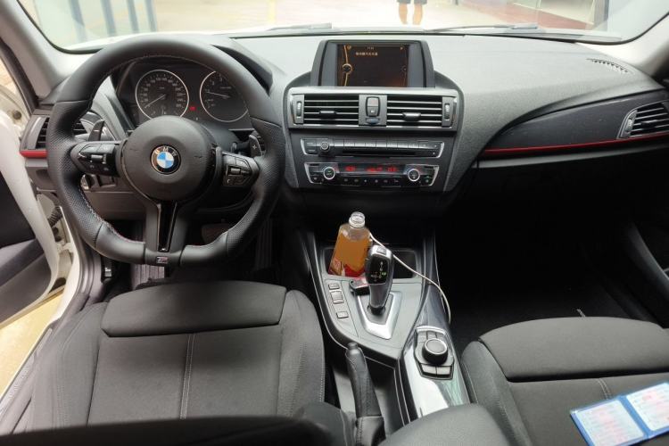 Used BMW 1 Series 2012 118i Sport Edition Center Console