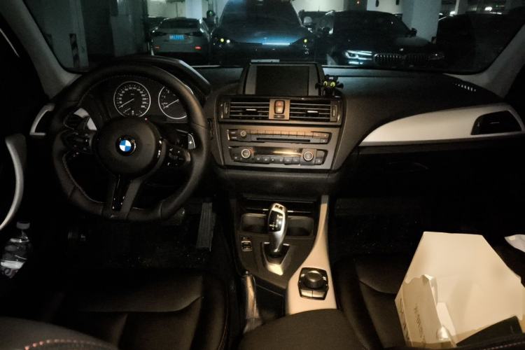 Used BMW 1 Series 2012 118i Leading Model Center Console