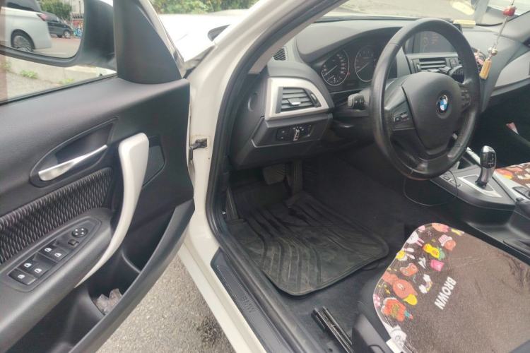 Used BMW 1 Series 2012 118i Sport Edition Driver Seat