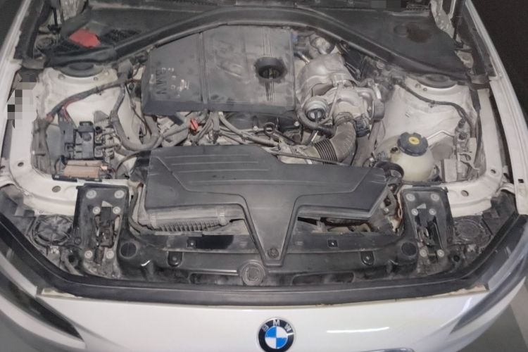 Used BMW 1 Series 2012 116i Leading Model Engine Bay