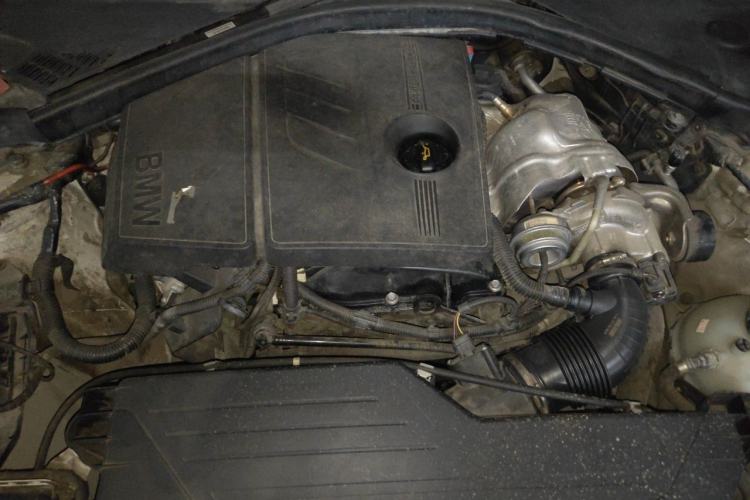 Used BMW 1 Series 2012 118i Leading Model Engine Bay