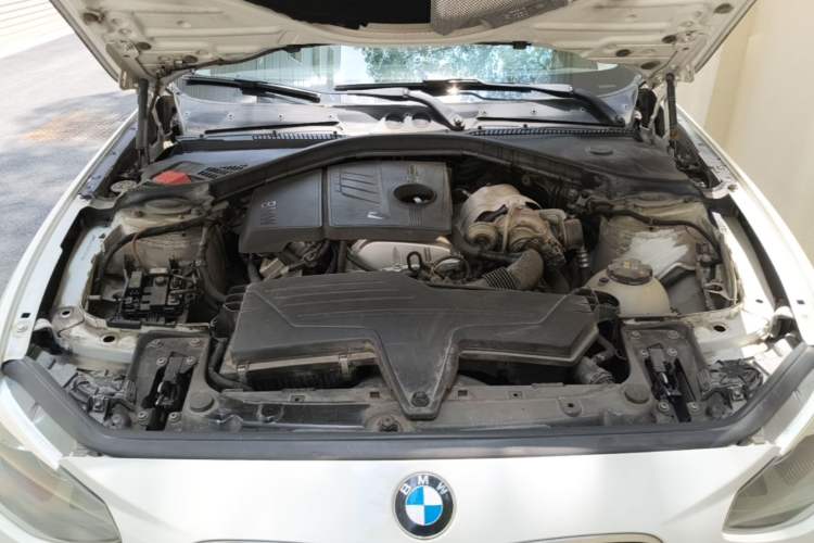 Used BMW 1 Series 2012 116i Leading Model Engine Bay