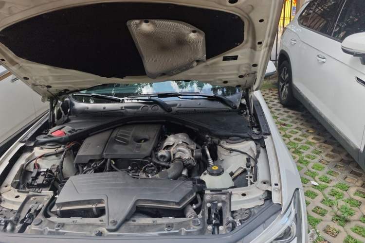 Used BMW 1 Series 2012 116i Urban Edition Engine Bay Left
