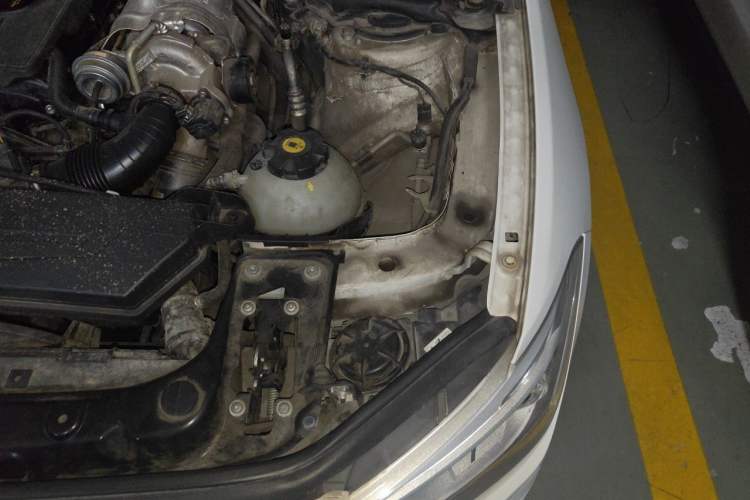 Used BMW 1 Series 2012 118i Leading Model Engine Bay Left