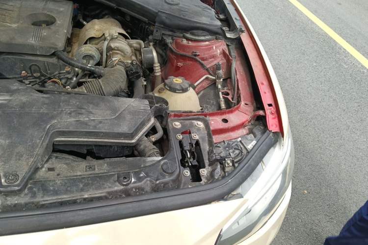 Used BMW 1 Series 2012 118i Sport Edition Engine Bay Left
