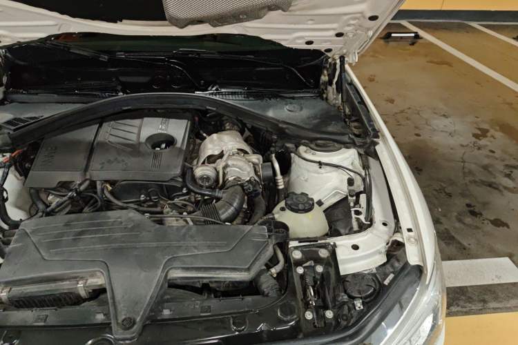 Used BMW 1 Series 2012 116i Urban Edition Engine Bay Left