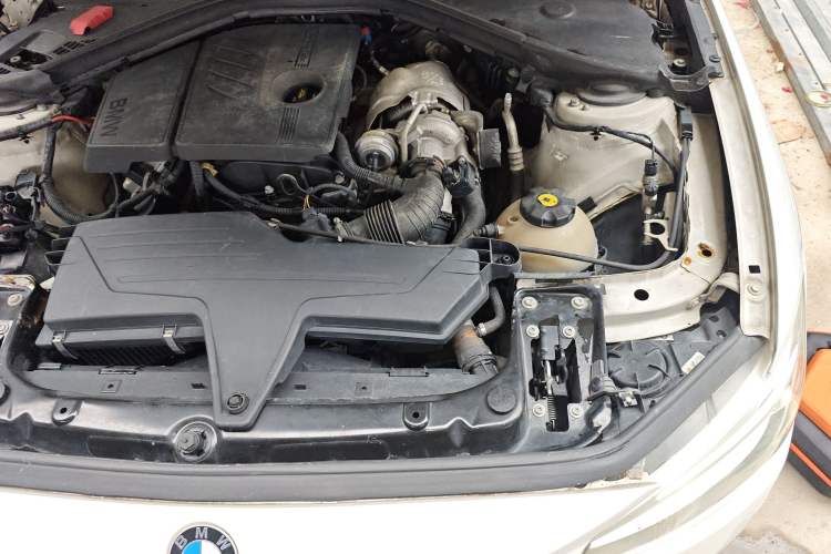 Used BMW 1 Series 2012 118i Sport Edition Engine Bay Left