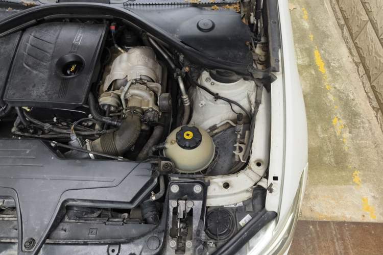 Used BMW 1 Series 2012 118i Sport Edition Engine Bay Left