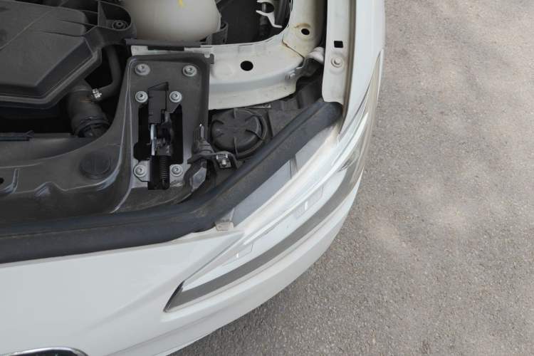 Used BMW 1 Series 2012 118i Leading Model Engine Bay Left