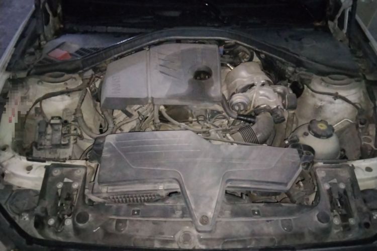 Used BMW 1 Series 2012 116i Leading Model Engine Bay
