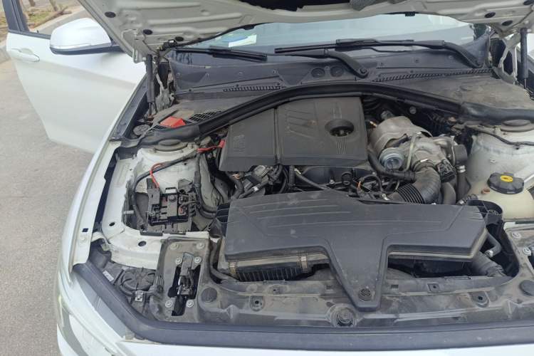Used BMW 1 Series 2012 116i Urban Edition Engine Bay Right