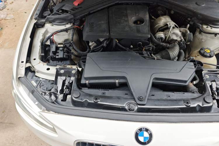 Used BMW 1 Series 2012 118i Sport Edition Engine Bay Right