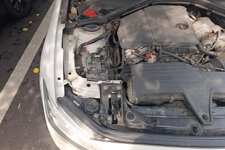 Used BMW 1 Series 2012 118i Sport Edition Engine Bay Right