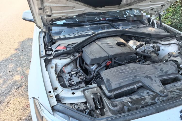 Used BMW 1 Series 2012 118i Sport Edition Engine Bay Right