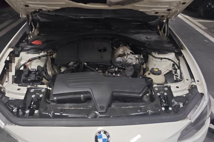 Used BMW 1 Series 2012 116i Leading Model Engine Bay