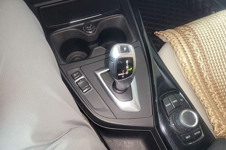 Used BMW 1 Series 2012 116i Urban Edition Gear Lever