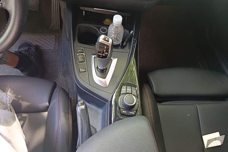 Used BMW 1 Series 2012 118i Sport Edition Gear Lever
