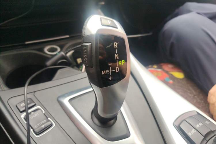 Used BMW 1 Series 2012 118i Sport Edition Gear Lever