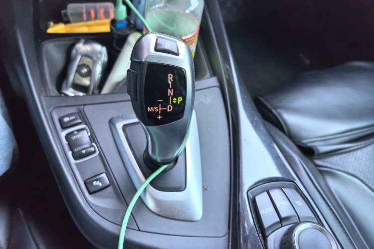 Used BMW 1 Series 2012 118i Sport Edition Gear Lever