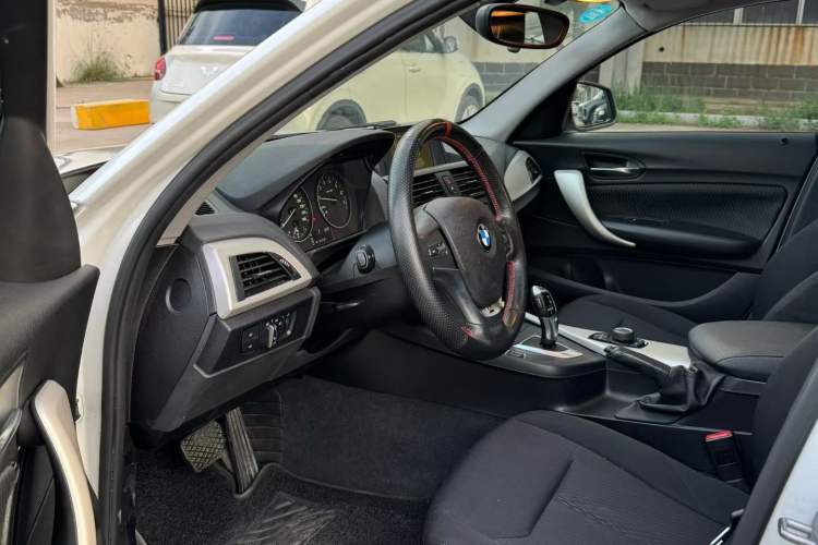 Used BMW 1 Series 2012 116i Leading Model Interior 3