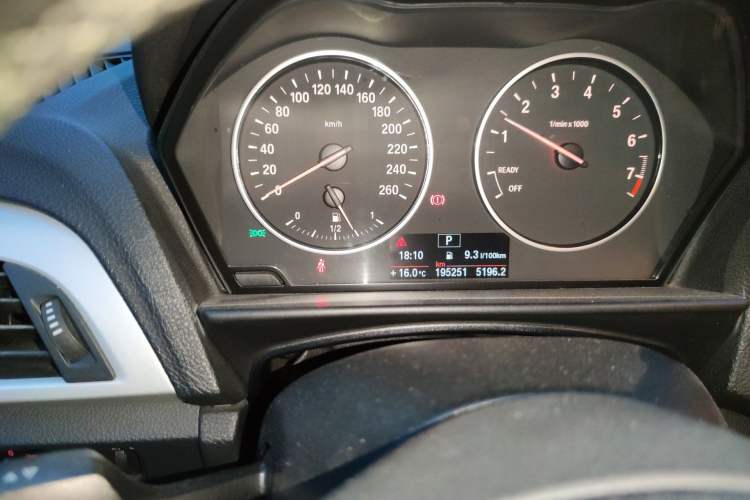 Used BMW 1 Series 2012 118i Leading Model Odometer Close Up
