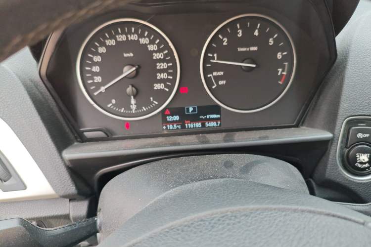 Used BMW 1 Series 2012 118i Leading Model Odometer Close Up