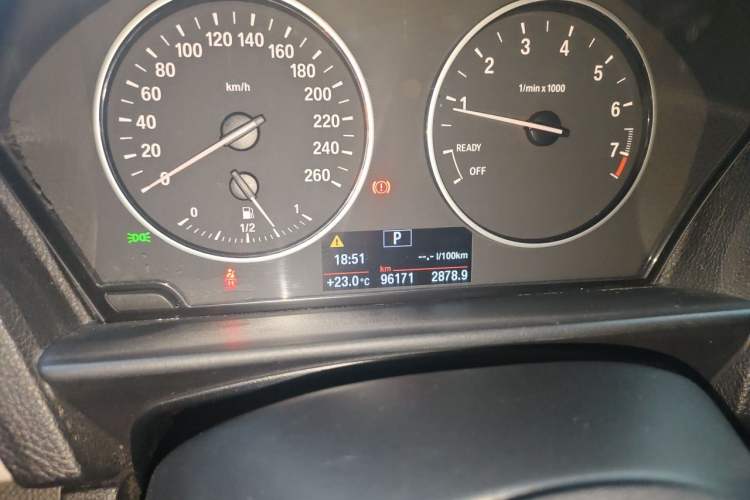 Used BMW 1 Series 2012 116i Leading Model Odometer Close Up