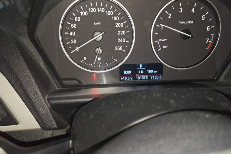 Used BMW 1 Series 2012 118i Leading Model Odometer Close Up