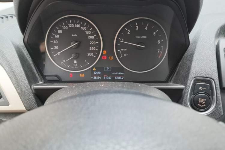 Used BMW 1 Series 2012 116i Leading Model Odometer Close Up