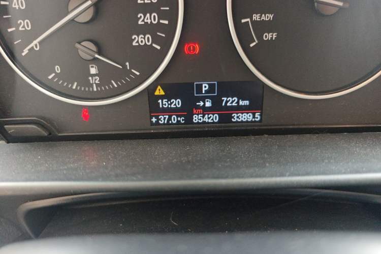 Used BMW 1 Series 2012 116i Leading Model Odometer Close Up