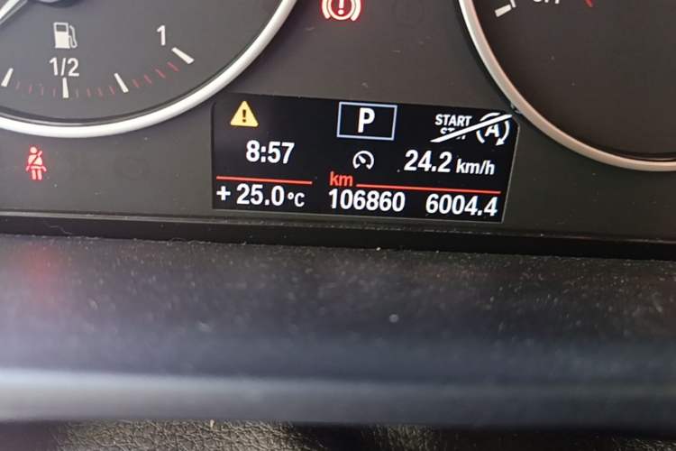 Used BMW 1 Series 2012 118i Sport Edition Odometer Close Up