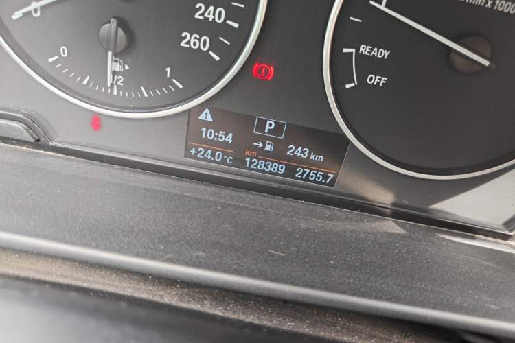 Used BMW 1 Series 2012 118i Leading Model Odometer Close Up