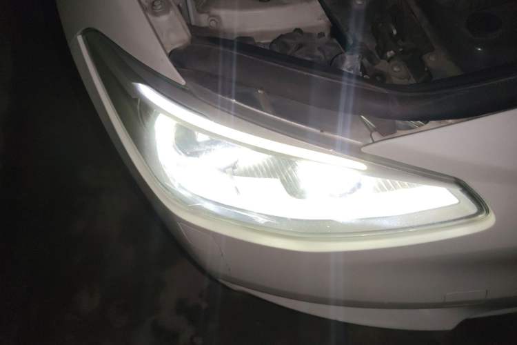 Used BMW 1 Series 2012 118i Leading Model Right Front Headlight