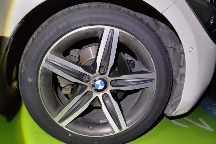 Used BMW 1 Series 2012 118i Leading Model Right Front Wheel Hub