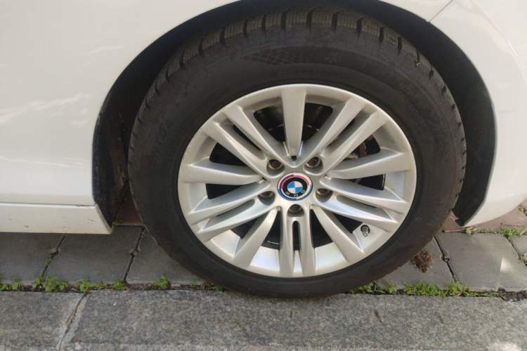 Used BMW 1 Series 2012 116i Leading Model Right Front Wheel Hub