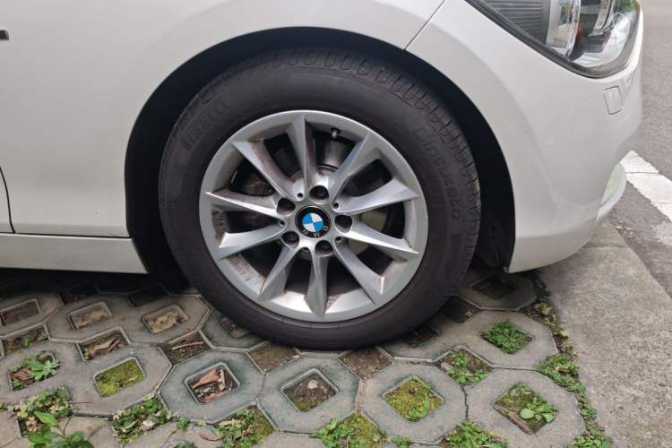 Used BMW 1 Series 2012 116i Urban Edition Right Front Wheel Hub