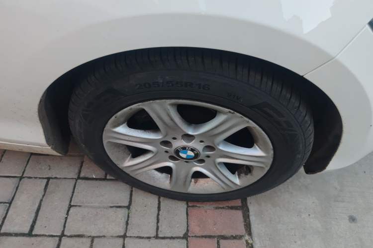 Used BMW 1 Series  Right Front Wheel Hub