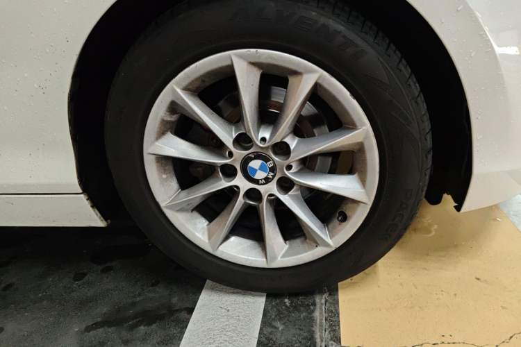Used BMW 1 Series 2012 116i Urban Edition Right Front Wheel Hub