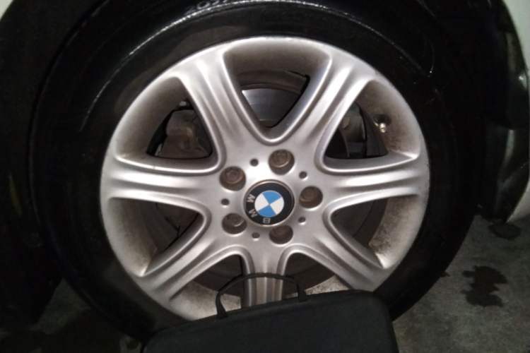 Used BMW 1 Series 2012 116i Leading Model Right Front Wheel Hub