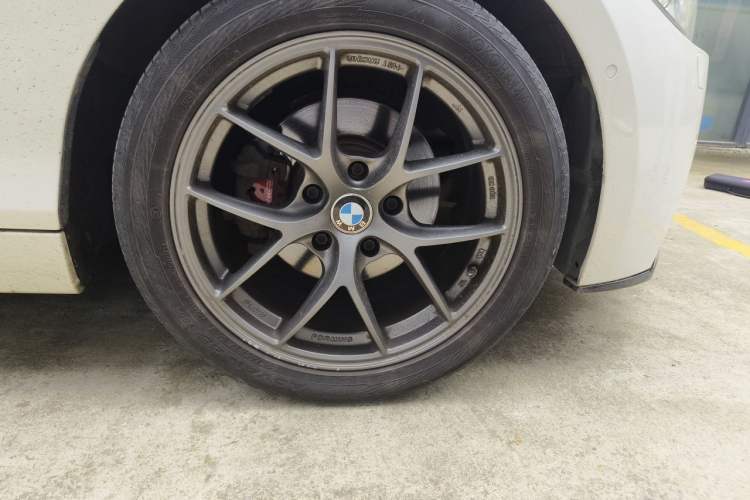 Used BMW 1 Series 2012 118i Sport Edition Right Front Wheel Hub