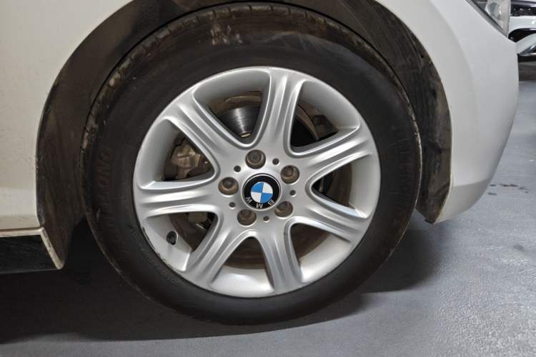 Used BMW 1 Series 2012 116i Leading Model Right Front Wheel Hub