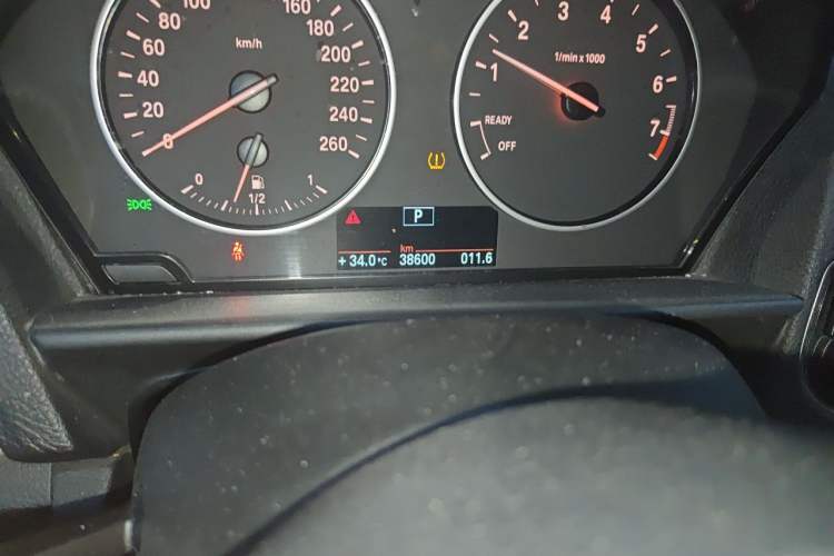 Used BMW 1 Series 2012 116i Leading Model Odometer Close Up