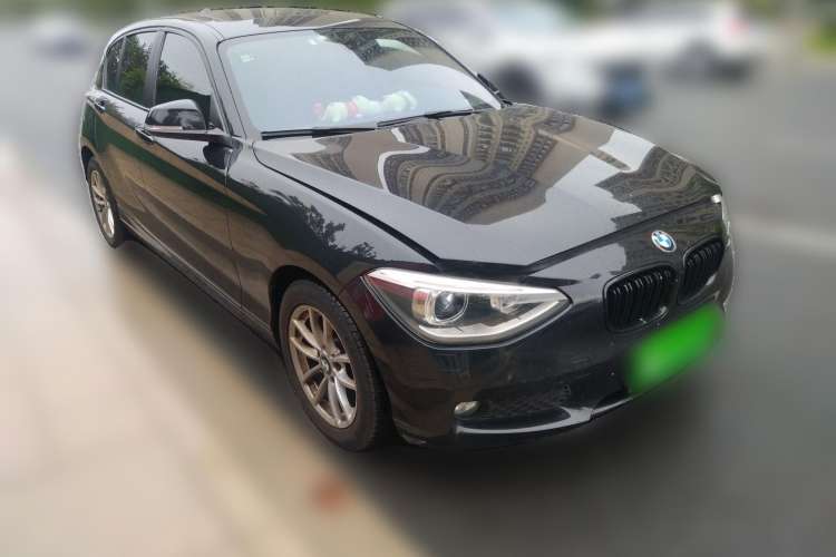 Used BMW 1 Series 2013 Facelifted 118i Leading Edition Front Right 45 Deg
