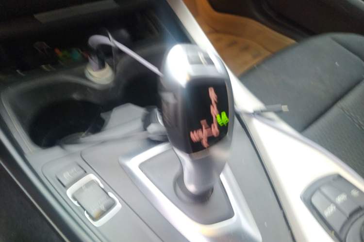 Used BMW 1 Series 2013 Facelifted 118i Leading Edition Gear Lever