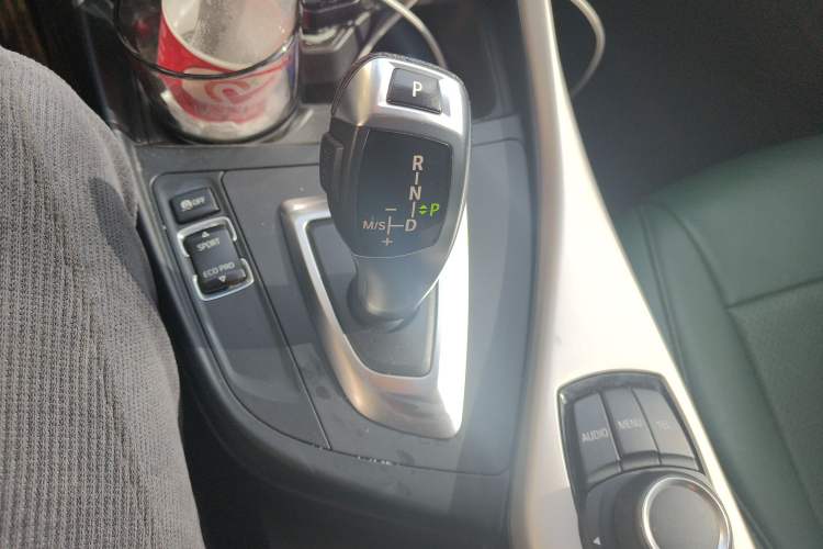 Used BMW 1 Series 2013 Facelifted 118i Leading Edition Gear Lever