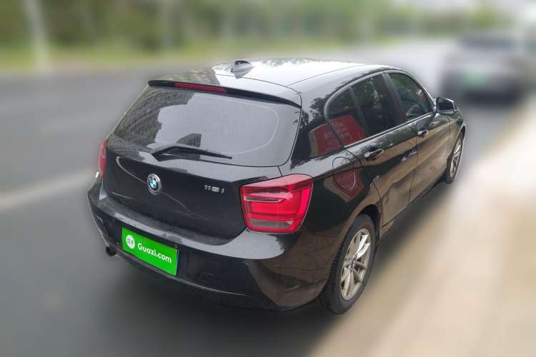 Used BMW 1 Series 2013 Facelifted 118i Leading Edition Rear Right 45 Deg